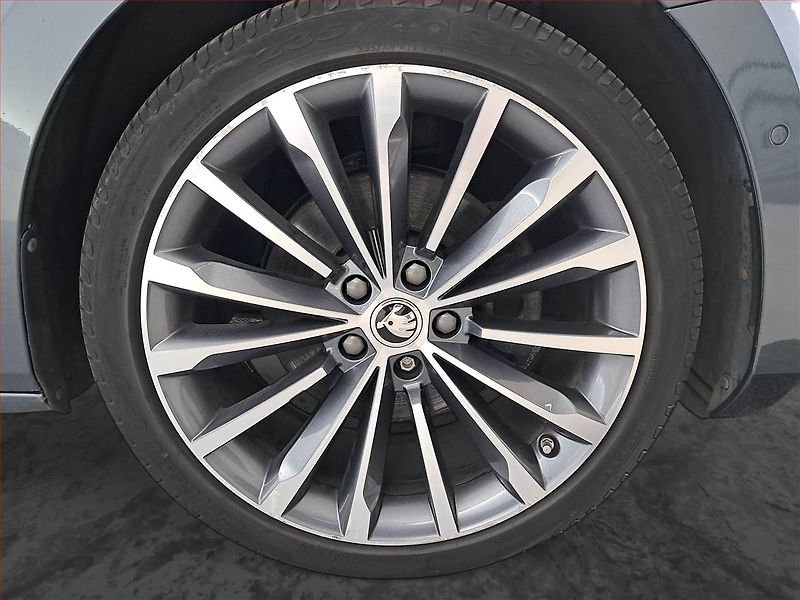 Škoda Superb (2020) Laurin&Klement iV 1.4 TSI PHEV - fotka 15 z 20