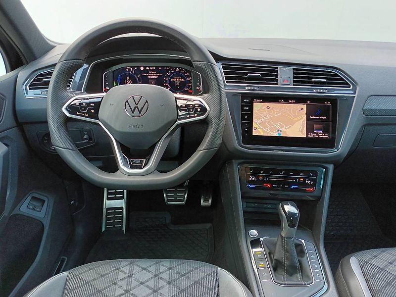 Volkswagen Tiguan (2023) R-Line 1,4 TSI / 180 kW eHybri - fotka 8 z 30