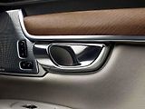 Volvo S90.