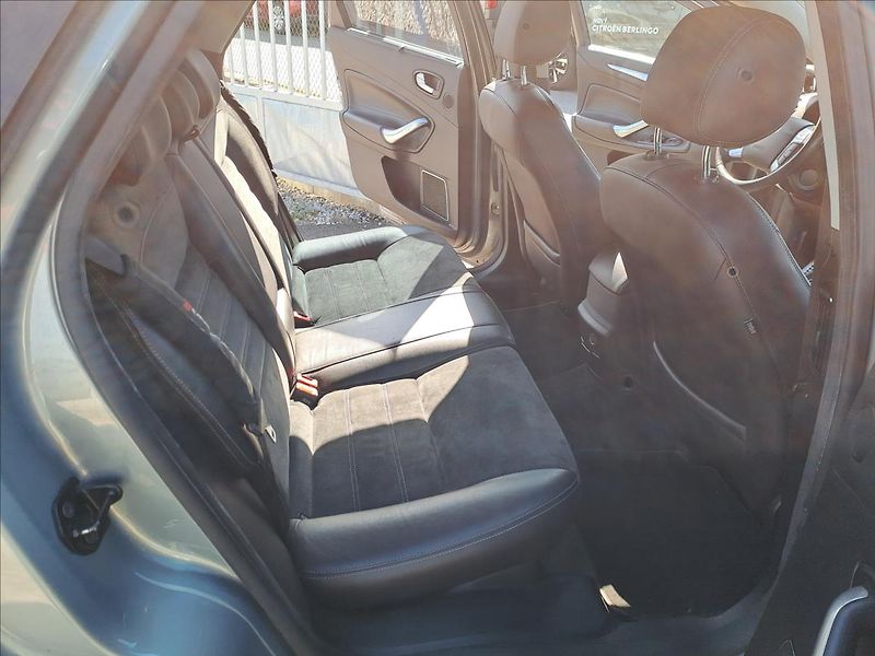 Ford Mondeo 2,0 TDCI NOVÁ STK - fotka 7 z 14