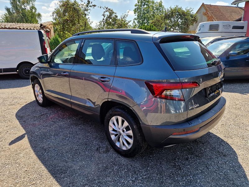 Škoda Karoq 1,0TSI 85KW VÝHŘEV,ALU KOLA  - fotka 6 z 18