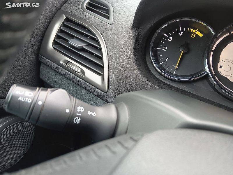 Renault Mégane 1.5 dCi 66kW - fotka 16 z 26