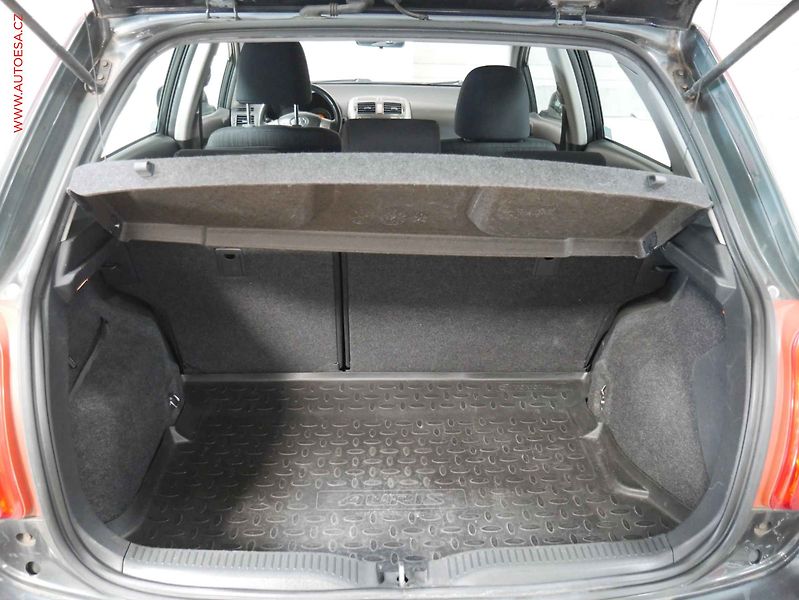Toyota Auris (2007) 1.6 VVT-i, ČR, AC - fotka 7 z 20