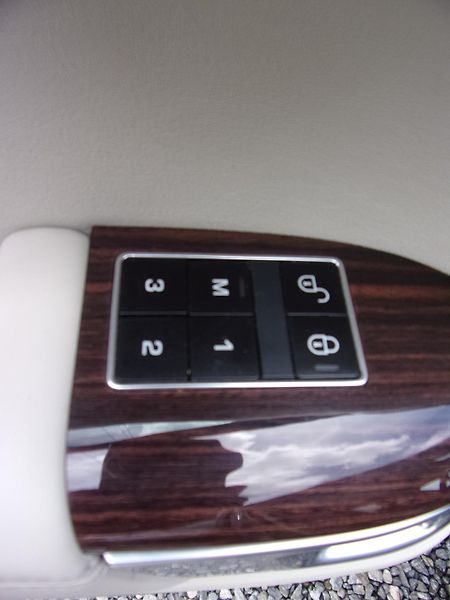 Land Rover Range Rover (2014) 3.0TDV6 190kW VOGUE ČR DPH TOP - fotka 15 z 36