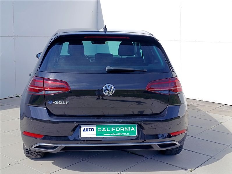 Volkswagen e-Golf 0,0 100kW,tep.čerpadlo,Navi,LE - fotka 8 z 35