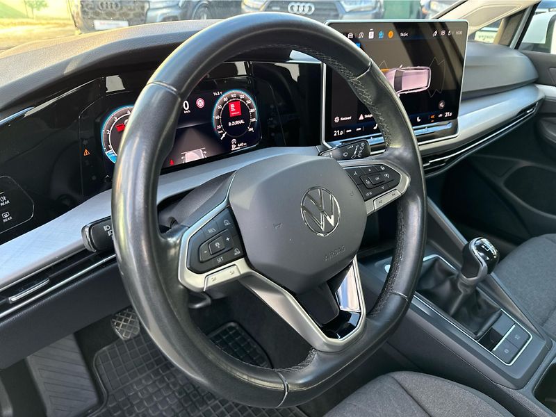 Volkswagen Golf Life 1.5 TSI 110kW Variant - fotka 17 z 20