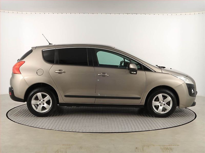Peugeot 3008 (2011) 1.6 HDi, Navi, Tempomat - fotka 6 z 18