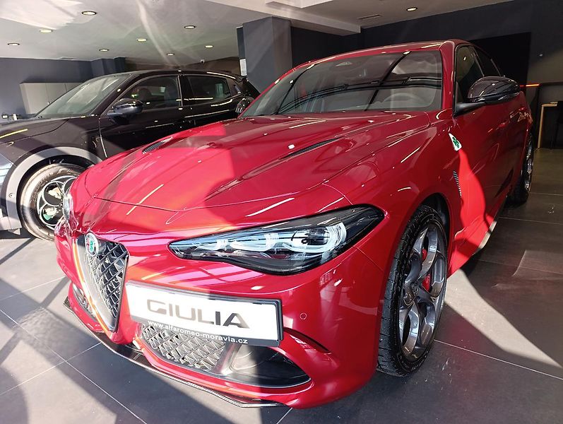 Alfa Romeo Giulia (2026) Quadrifoglio 2.9 V6 Turbo 520K - fotka 4 z 36