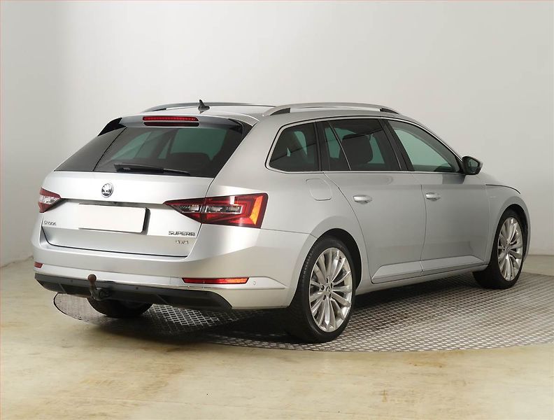 Škoda Superb (2019) Laurin&Klement 2.0 TDI, 4X4 - fotka 5 z 29