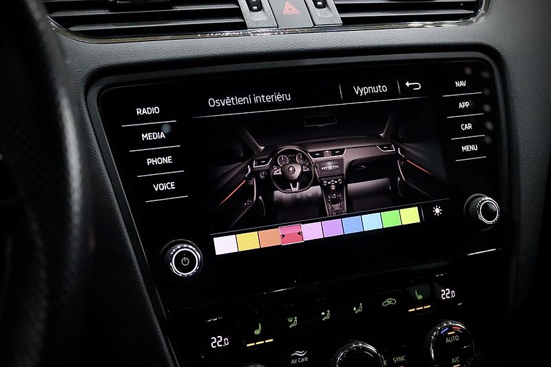 Škoda Octavia 3 FL Combi 2.0 TSI 169 kW RS - fotka 39 z 42