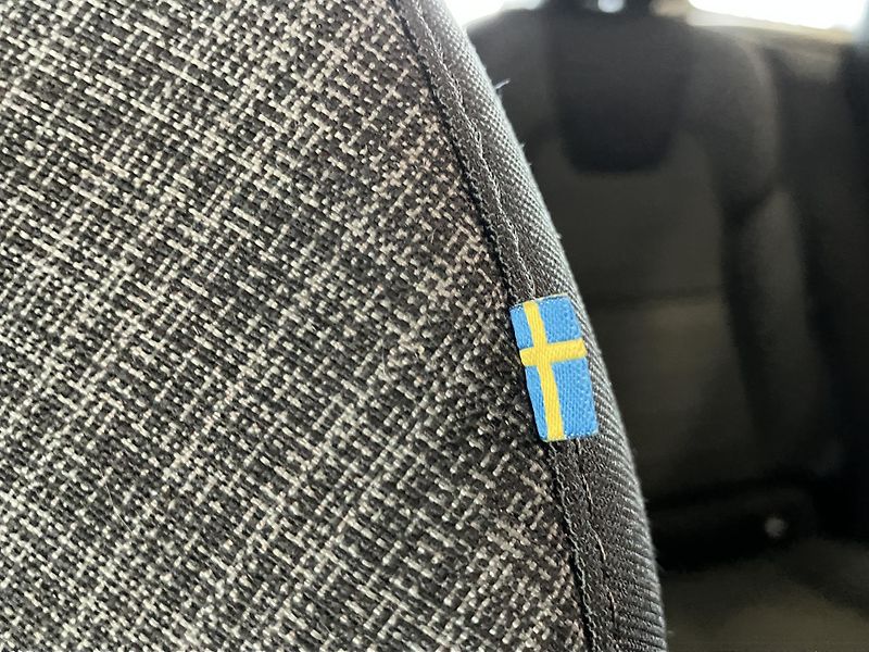 Volvo XC60 T6 eAWD Recharge Core, PANO - fotka 40 z 42
