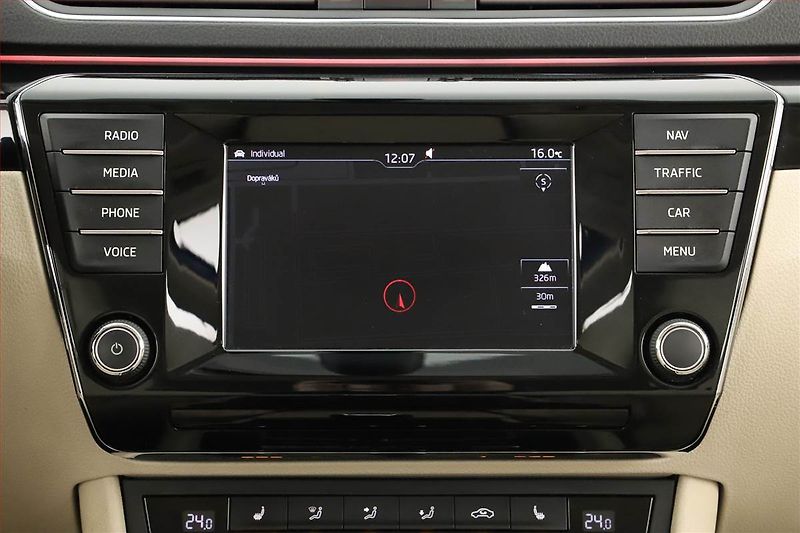 Škoda Superb (2016) 2.0 TDI 4x4, 4X4, Automat - fotka 15 z 20