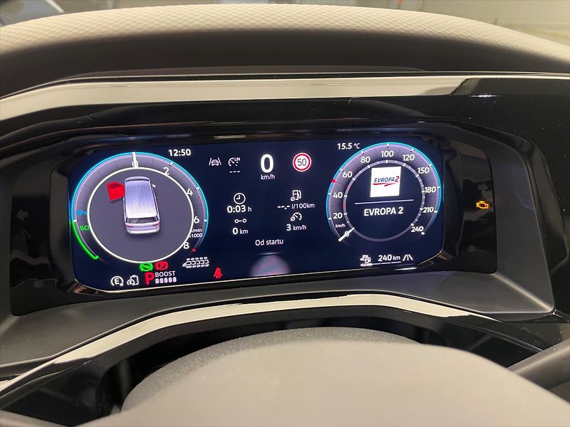 Volkswagen Multivan Long Life 1,5 TSI PHEV 4MOT - fotka 24 z 30