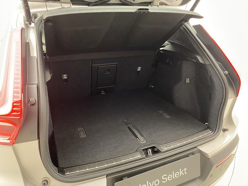 Volvo XC40 B4 AWD BRIGHT PLUS 1.MAJ,CZ - fotka 6 z 48