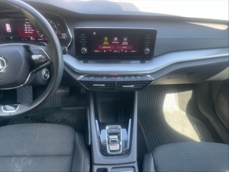 Škoda Octavia 2,0 TDI 110 Ambitition DSG - fotka 10 z 11