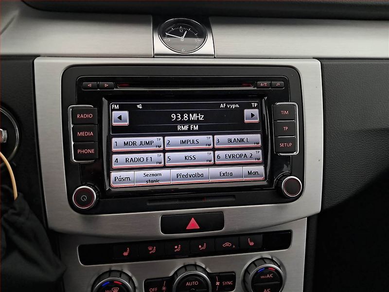 Volkswagen Passat (2013) 2.0 TDI, Automat, Tempomat - fotka 12 z 20