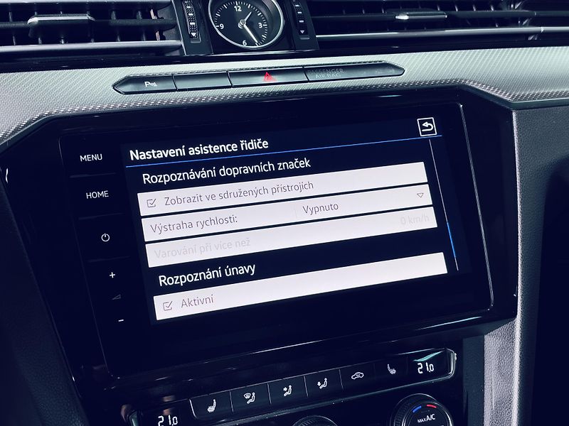 Volkswagen Passat (2019) 2.0TDI*R-LINE*CZ*LED*1.MAJ* - fotka 30 z 39