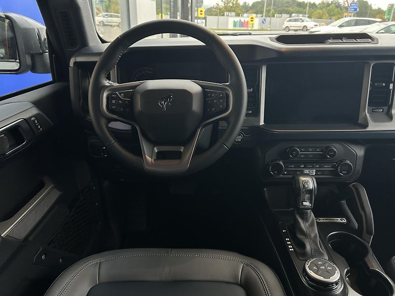 Ford Bronco 2.7 EcoBoost 246kW OUTER BANKS - fotka 12 z 33