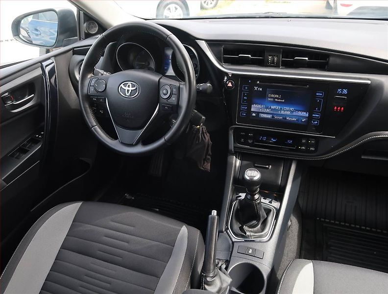 Toyota Auris (2016) 1.6 Valvematic, Serv.kniha - fotka 7 z 20