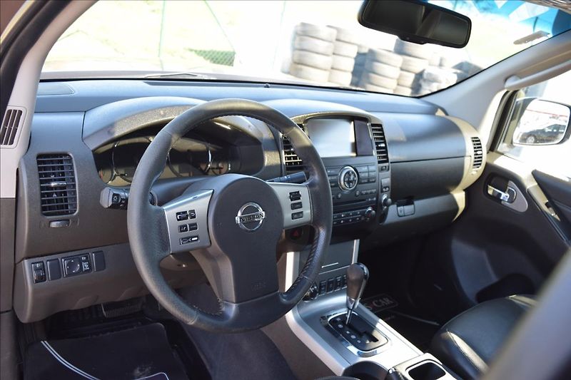 Nissan Navara 3,0 dCi V6 170KW TAŽNÉ 4X4 ALU - fotka 16 z 55