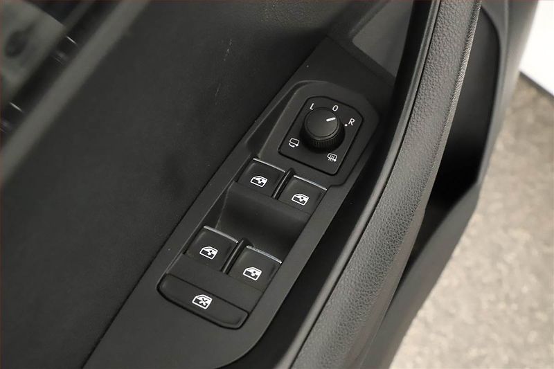 Škoda Karoq (2017) Style 1.5 TSI, Automat - fotka 15 z 19
