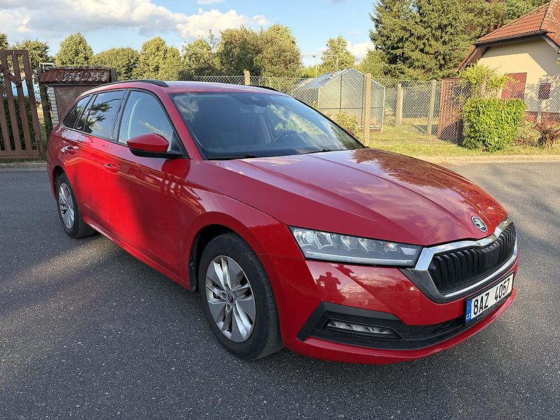 Škoda Octavia 2.0 Tdi 85kw Dsg AMBITION  Combi  - fotka 2 z 12