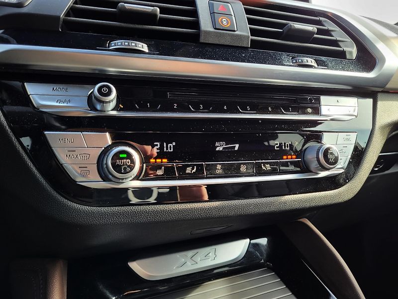 BMW X4 xDrive 30d 195kW M SPORT *ČR - fotka 14 z 48