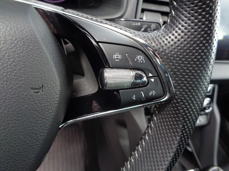 Škoda Karoq 1.5 TSI SPORTLINE  110 KW - fotka 14 z 28