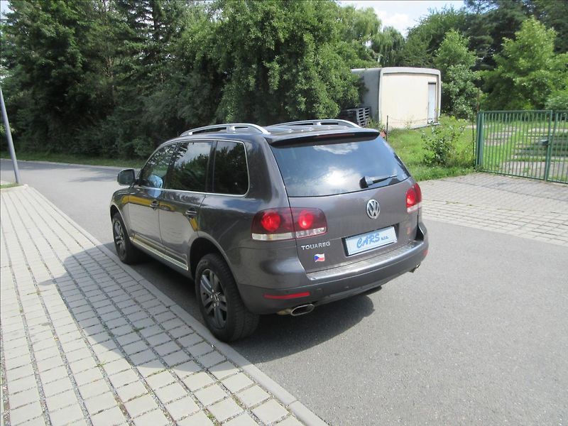 Volkswagen Touareg 3,0 TDi, Navi, Kůže, aut. Tažn - fotka 7 z 36