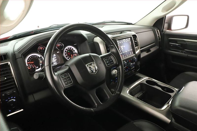 RAM 1500 (2021) 5.7 V8 Hemi - fotka 19 z 25