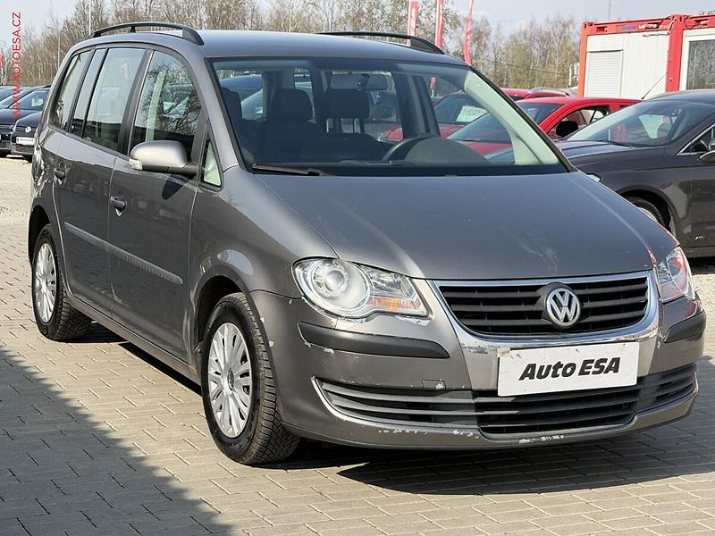 Volkswagen Touran (2008) 1.9TDi, AC, temp - fotka 1 z 17