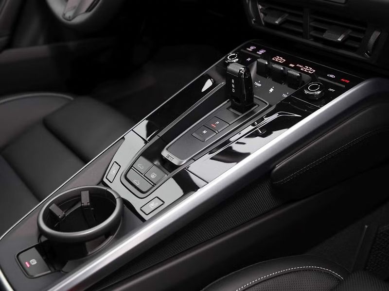 Porsche 911 Carrera 4S Lift Chrono BOSE - fotka 18 z 21