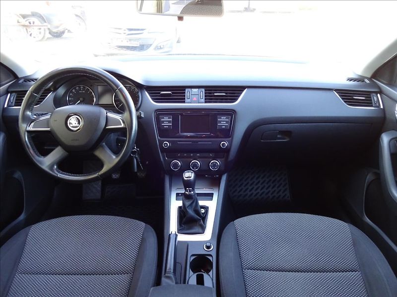 Škoda Octavia III 2,0 TDI 110kW COMBI - fotka 32 z 50