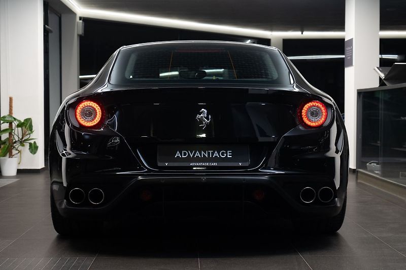 Ferrari FF V12 - fotka 3 z 20