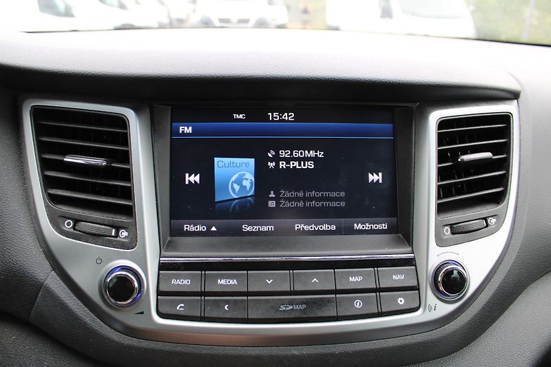 Hyundai Tucson 1,7 CRDi 104 kw - fotka 14 z 22