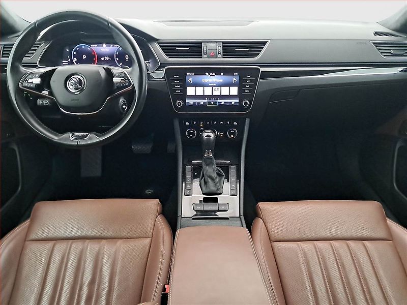 Škoda Superb (2022) Laurin&Klement 2.0 TDI - fotka 8 z 18