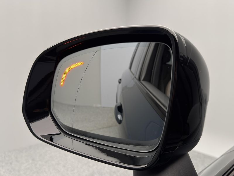 Volvo XC90 (2026) T8 AWD Plug-in DARK PLUS 7m - fotka 27 z 28