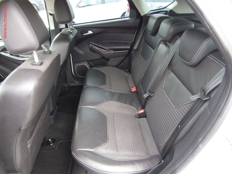Ford Focus (2015) 2.0 TDCi, Titanium, AT, bixen - fotka 10 z 20
