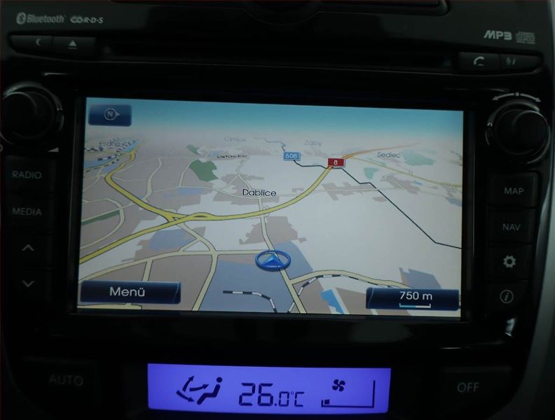 Hyundai ix20 (2013) 1.6 CVVT, Automat, Serv.kniha - fotka 17 z 20