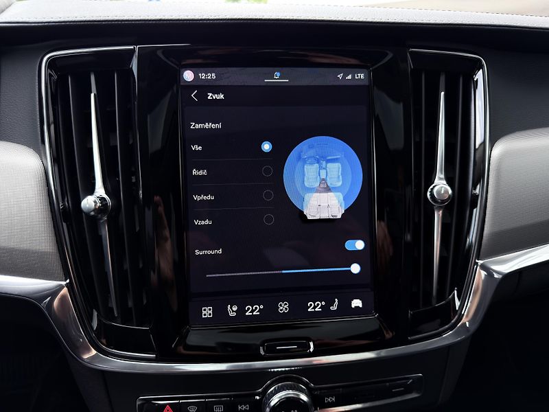 Volvo S90 T8 AWD // ULTIMATE // 335 kW - fotka 38 z 50