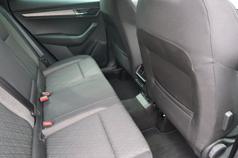 Škoda Karoq (2025) Selection 1,5 TSi / 110 kW DSG - fotka 20 z 32