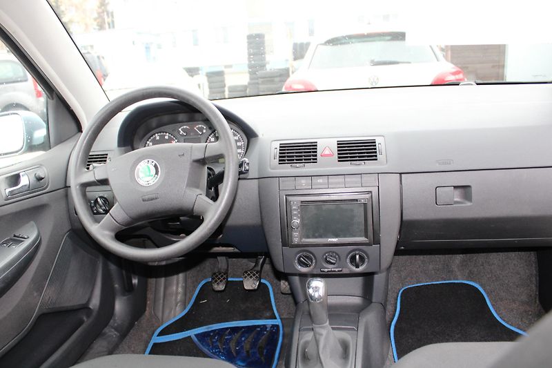 Škoda Fabia (2003) 1,4i 16V KLIMA EL.OKNA ASR PC - fotka 15 z 16