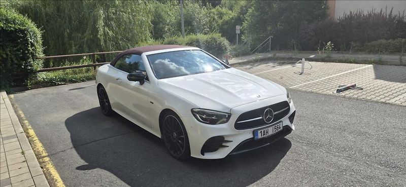 Mercedes-Benz Třídy E 2,0 AMG Style  Night Edition - fotka 5 z 15