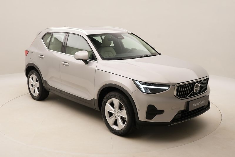 Volvo XC40 B4 AWD BRIGHT PLUS 1.MAJ,CZ - fotka 17 z 48