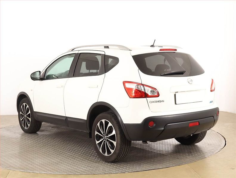 Nissan Qashqai (2012) 1.6 dCi, Navi, Tempomat - fotka 4 z 18
