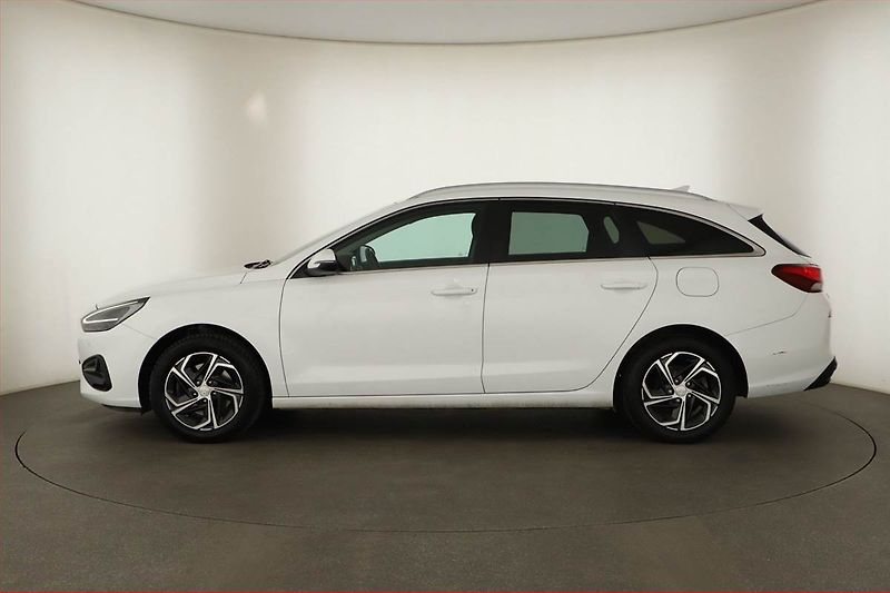 Hyundai i30 (2021) 1.6 CRDi, ČR,1.maj, Serv.kniha - fotka 2 z 19