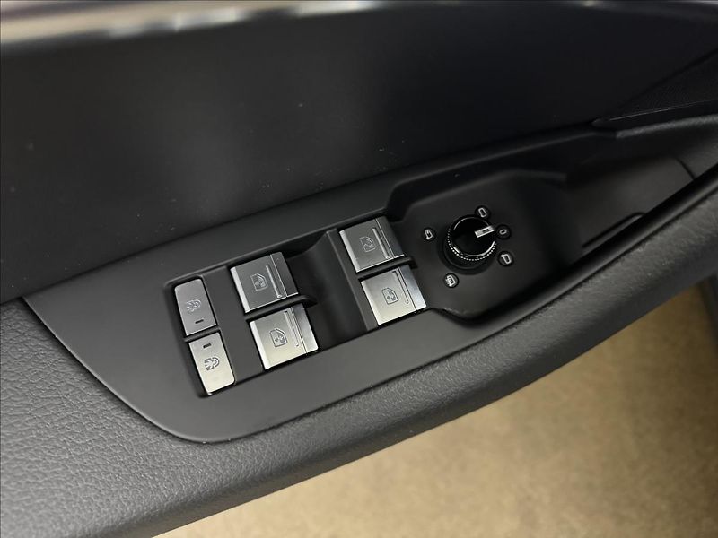 Audi S6 3,0 55TDi 257kW ACC AIR Q TZ - fotka 33 z 50