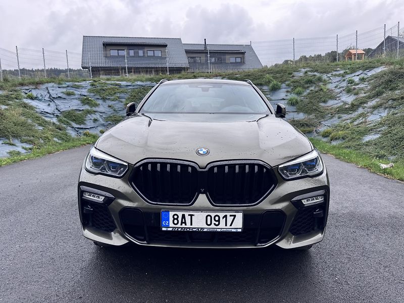 BMW X6 (2021) Bmw x6 40d - fotka 2 z 21