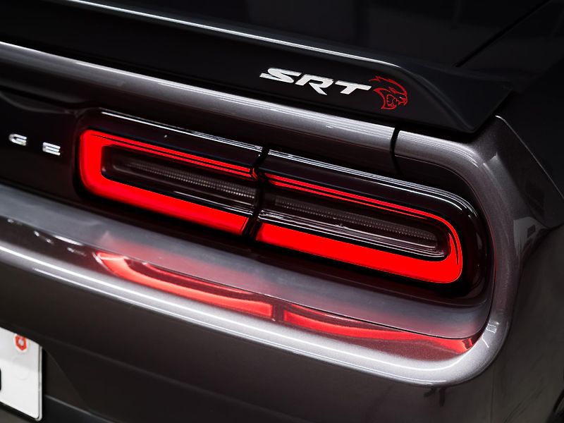 Dodge Challenger SRT HELLCAT 6.2 V8 | 527 kW  - fotka 40 z 56