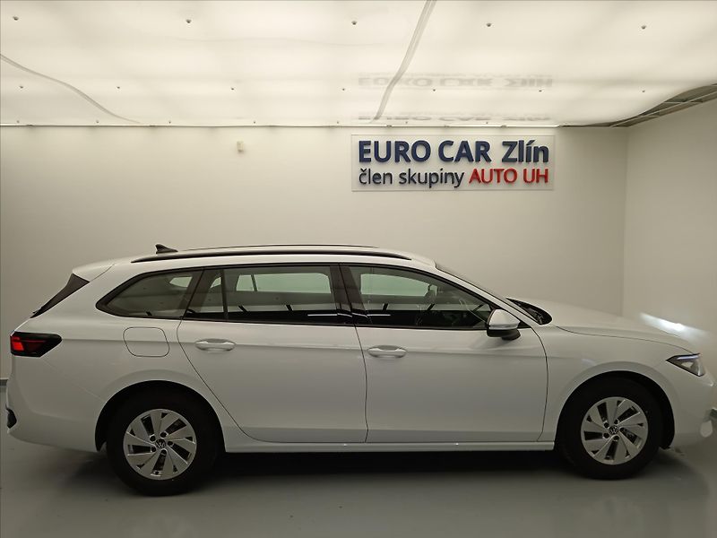 Volkswagen Passat (2026) 1,5 eTSI 110 kW mHEV - fotka 7 z 17